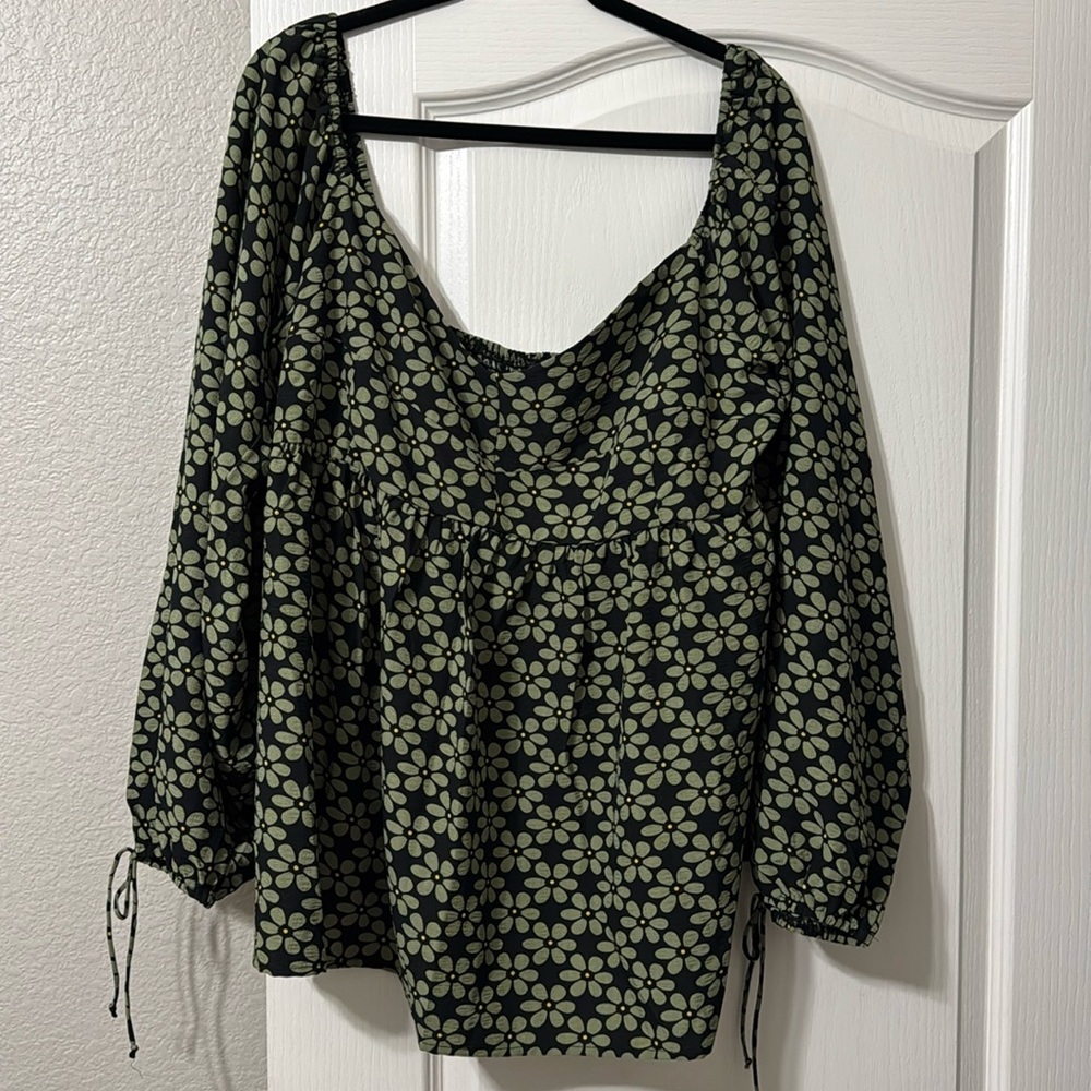 green and black floral long sleeve blouse 3X NWT